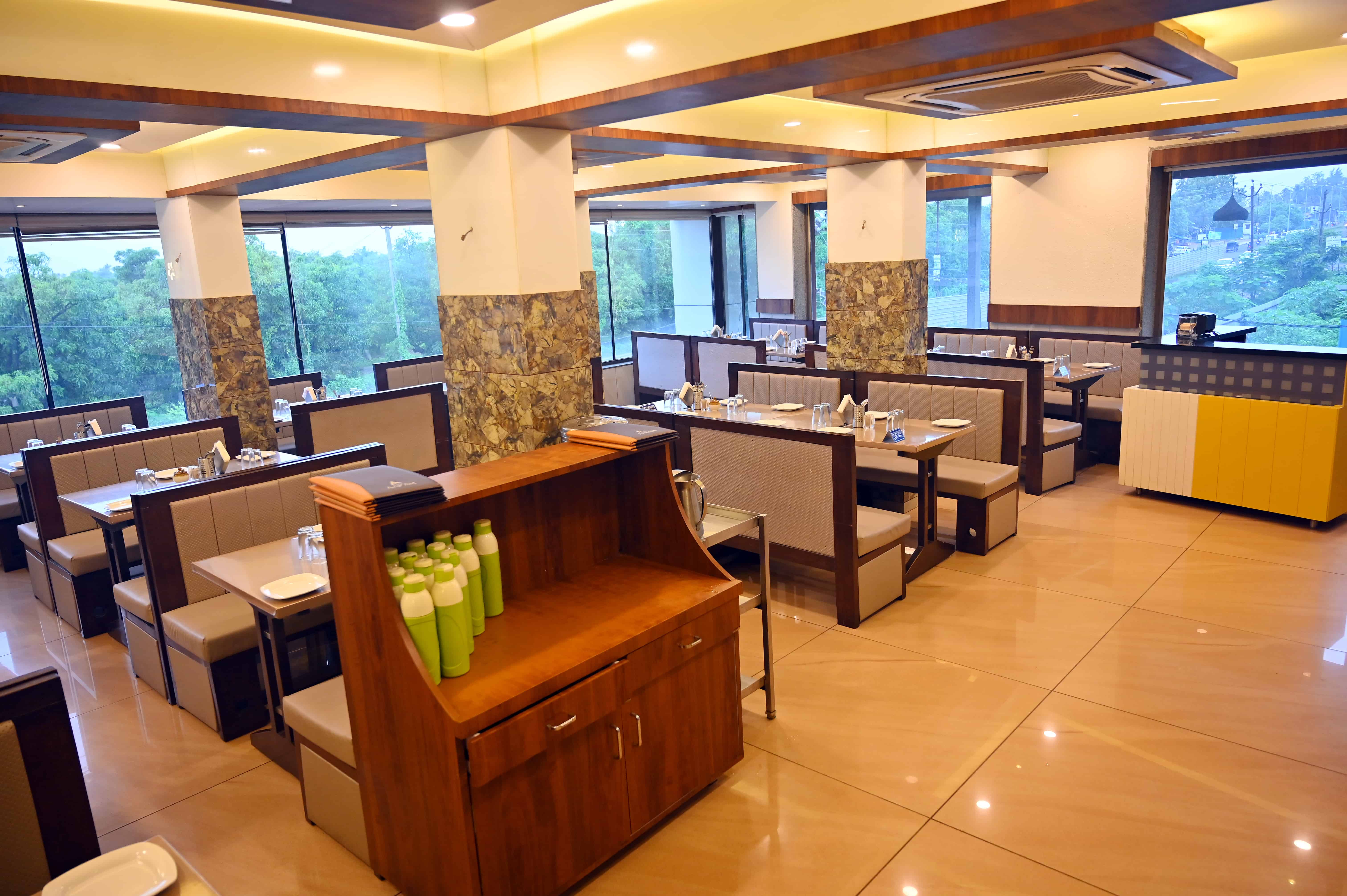 Aaram Restaurant & Rooms Umargam